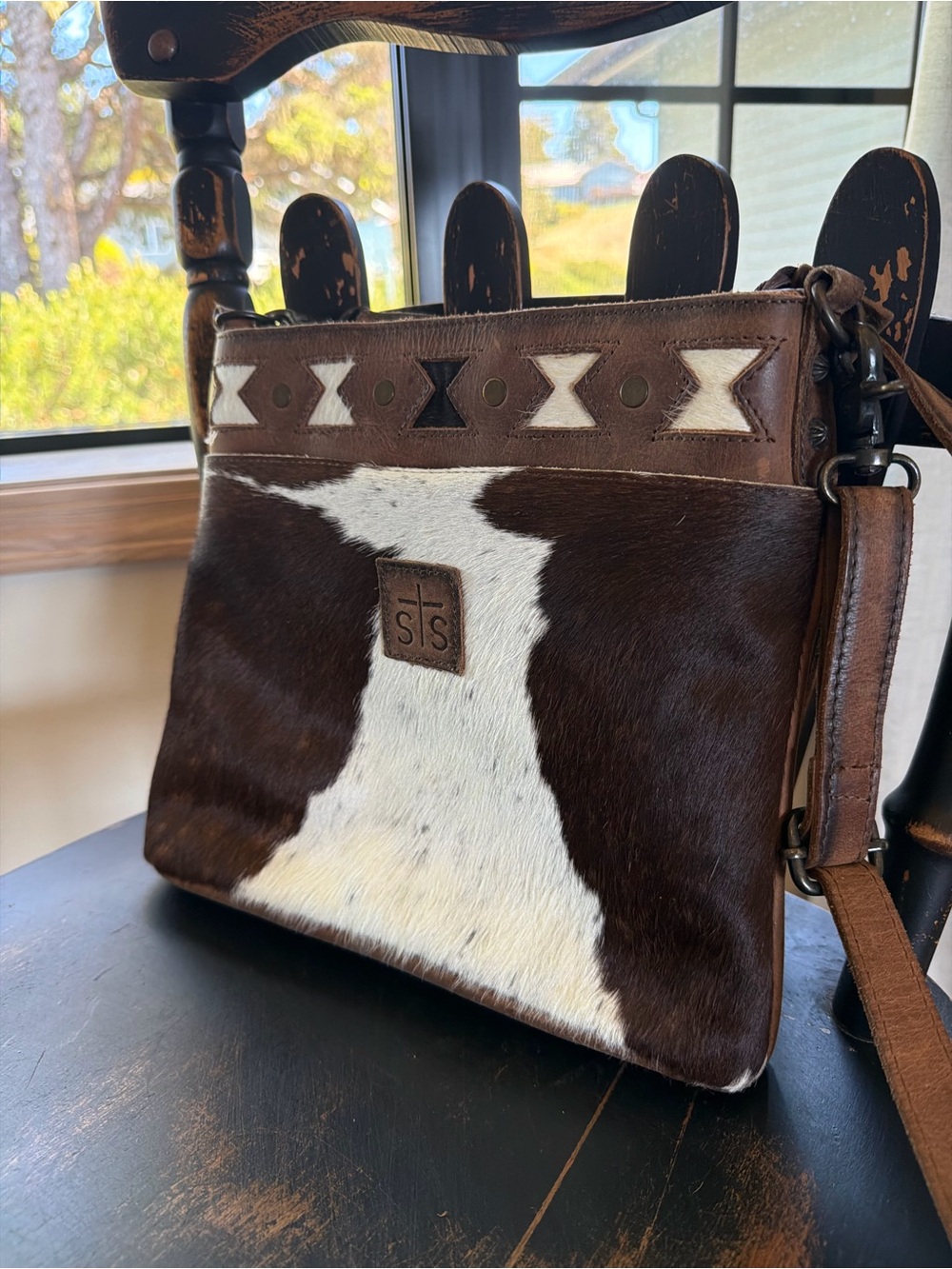 STS Ranchwear Brown and White Hair-on-Hide Crossbody Bag - Picture 2 of 8